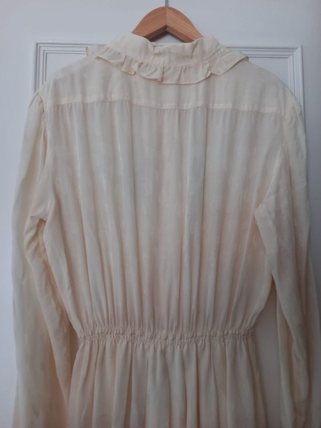 Vestido J. Olivier gasa beige manga larga