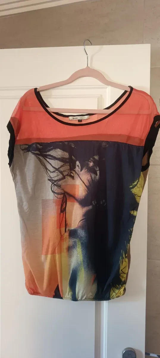 Camiseta Bershka Estampada Talla S