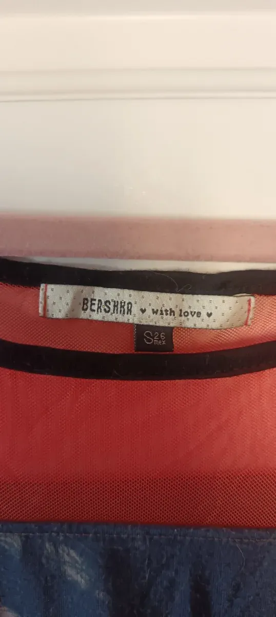 Camiseta Bershka Estampada Talla S