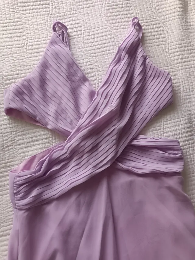 Vestito lungo lilla con apertura