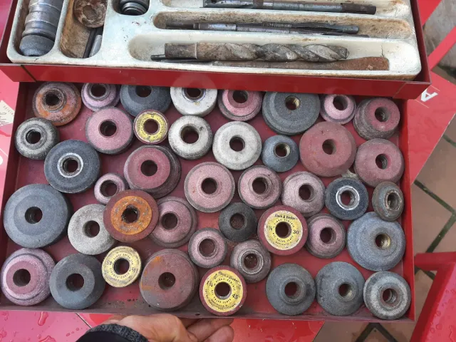 Rectificadora Válvulas Black & Decker.