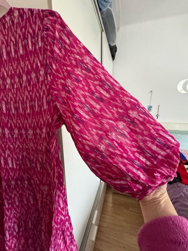 Vestido abullonado rosa estampado