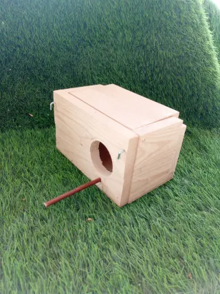 Nido de madera para periquitos