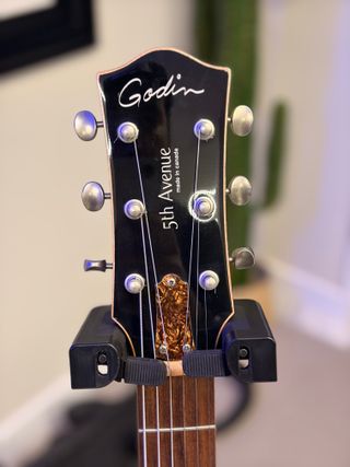 Guitarra Godin 5th Avenue Kingpin