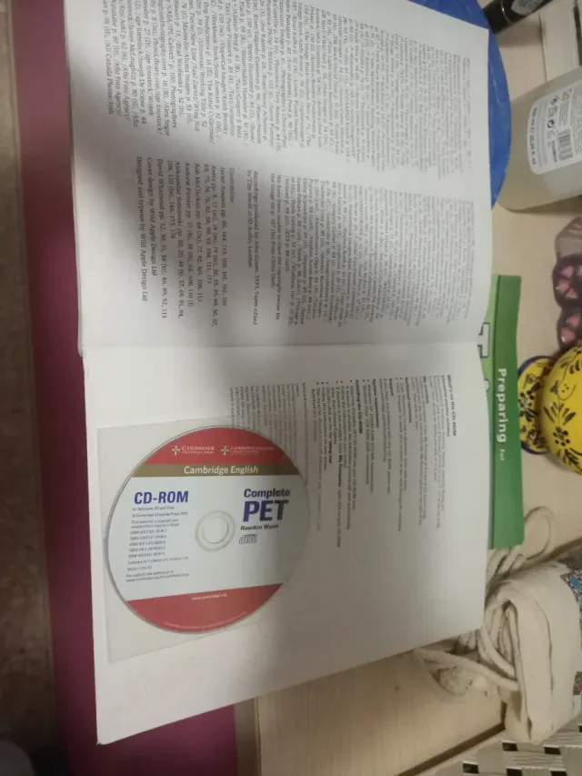 Complete PET Student's Book without answers wit...