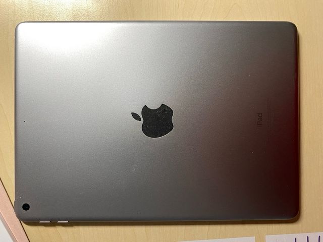 iPad 6ta Gen con Teclado Rosa