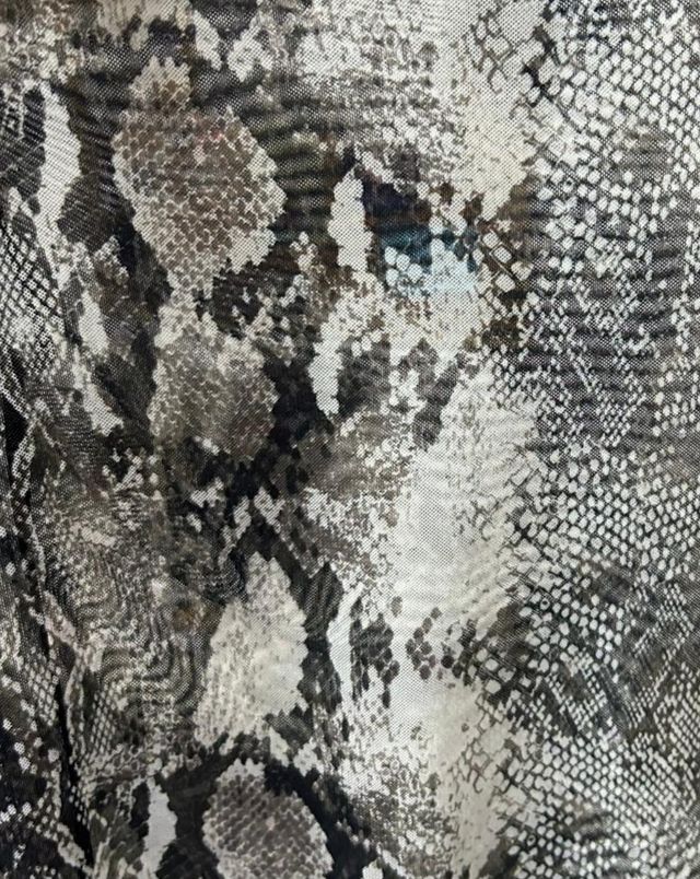 Blusa de gasa entallada