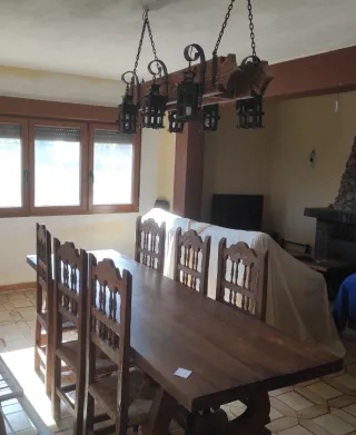 Mesa y 6 Sillas Madera Maciza Rústica