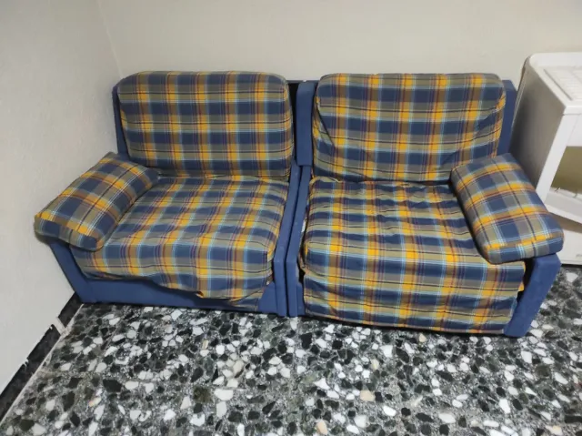 Sofá cama tela azul y multicolor