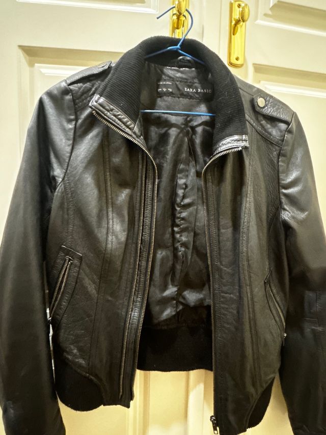 Chaqueta polipiel Zara Basic negra