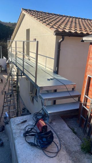 Estructuras metálicas y barandillas