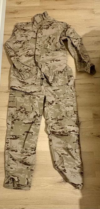 Uniforme árido español