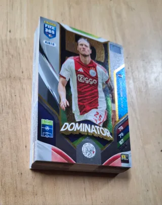 38 cromos de colección Adrenalyn Fifa 365 2025-26