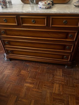 Cabeceros ,mesillas y comoda con espejo