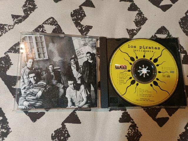 CD Los Piratas - Poligamia
