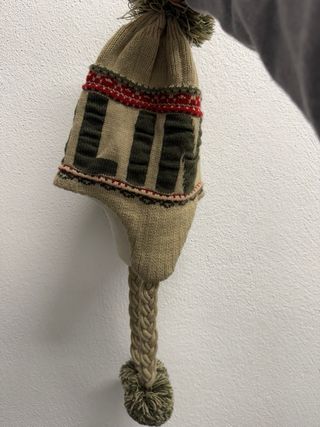 Gorro de lana Berlin con pompón