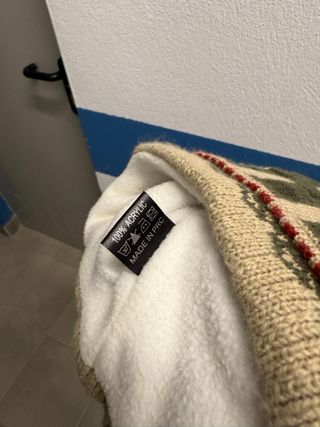 Gorro de lana Berlin con pompón