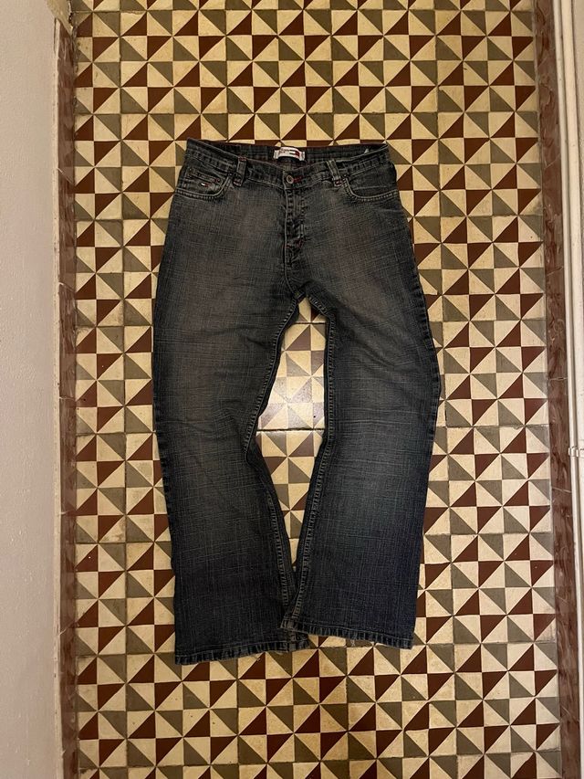 Pantalones vaqueros Tommy Hilfiger acampanados