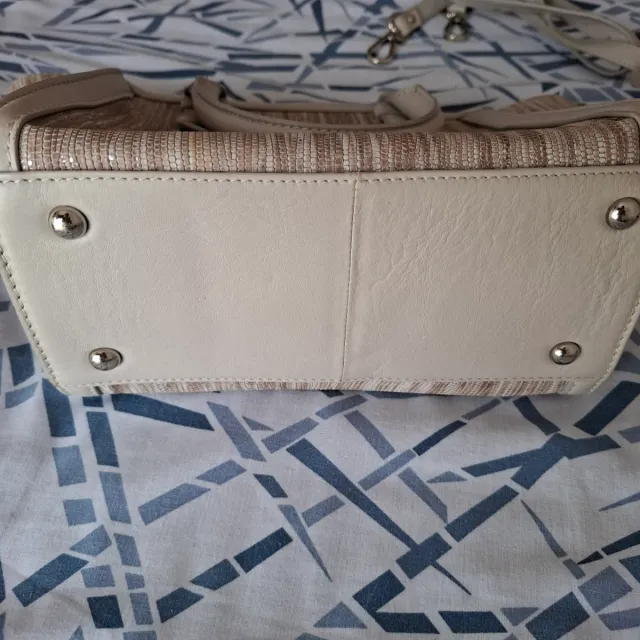 Bolso Guy Laroche Beige y Dorado
