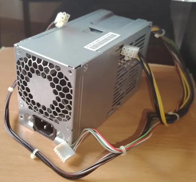 Fuente de alimentación HP 240W
