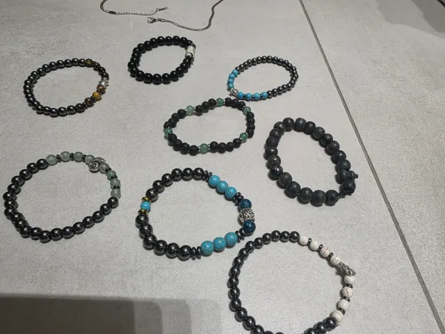 Bracciali elasticizzati e collana, unisex