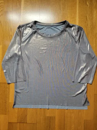 Camiseta plateada Stradivarius