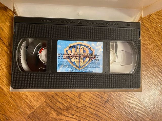 Deep Blue Sea VHS (Español)