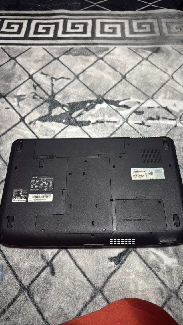 3 Portátiles  Acer Beige/Negro y AHTEC gris