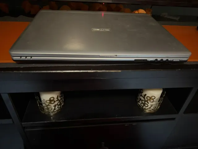 3 Portátiles  Acer Beige/Negro y AHTEC gris