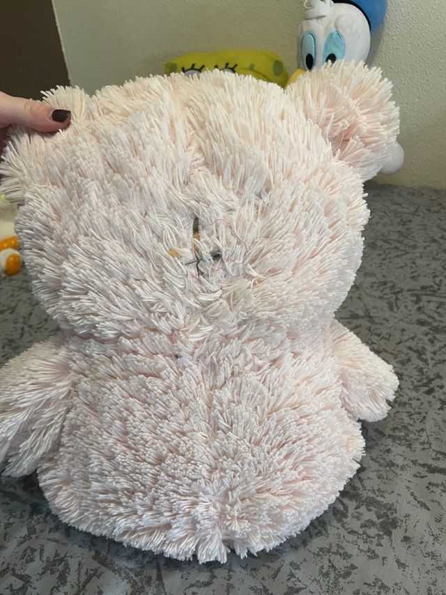 Osito de peluche rosa suave