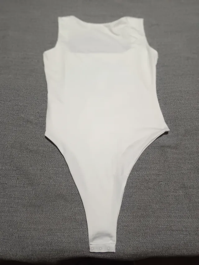 Body blanco tirantes escote cuadrado