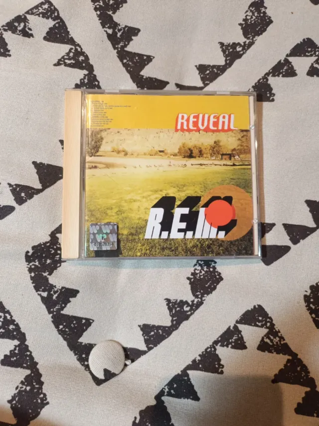 CD R.E.M. Reveal