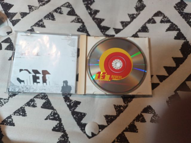 CD R.E.M. Reveal