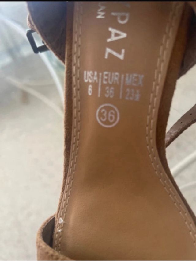 Sandalias ante tacón marrón