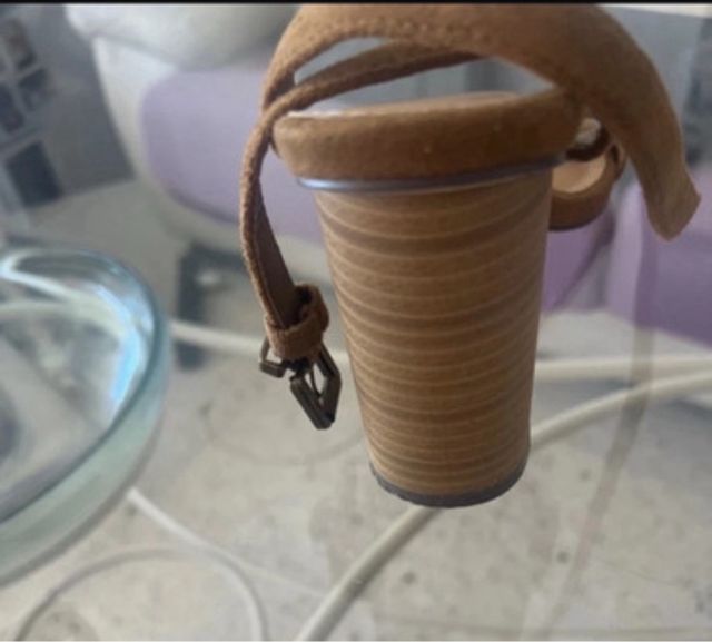 Sandalias ante tacón marrón