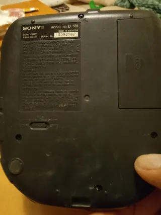 Lettore CD portatile Sony anni '90