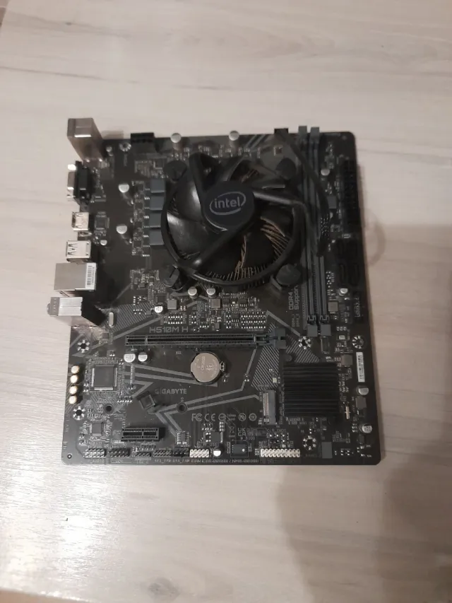 Placa Base Gigabyte B510M + Intel i5 11400F