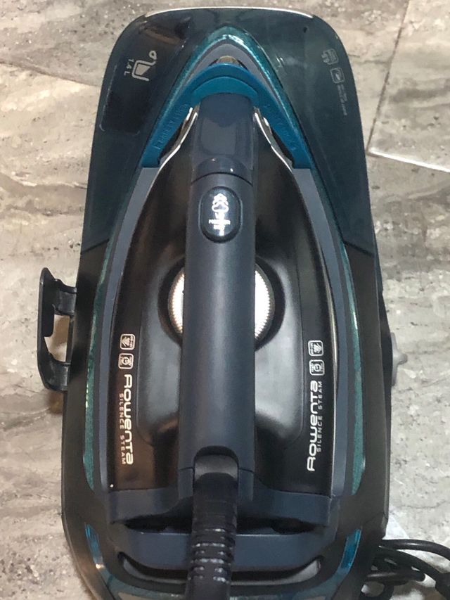 Plancha Rowenta con base