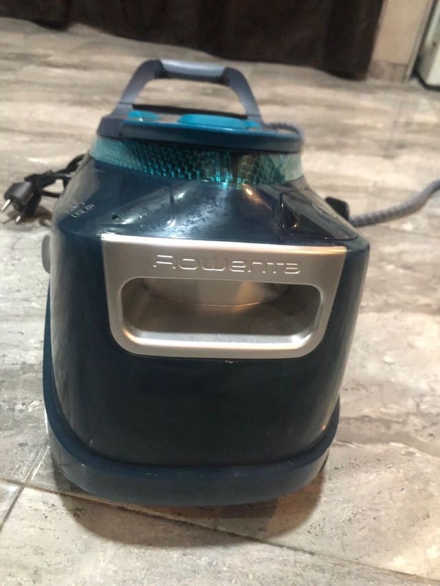 Plancha Rowenta con base