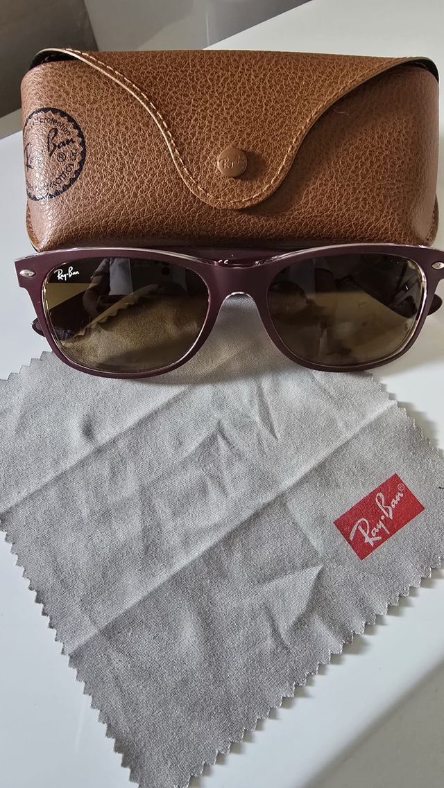 Óculos de sol Ray-Ban RB2132 New Wayfarer