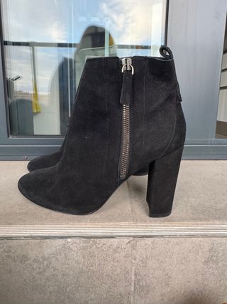 Botines negros Massimo Dutti