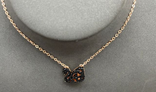 Colgante Cisne Swarovski Negro y Dorado