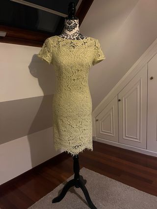 Vestido Adolfo Domínguez encaje amarillo