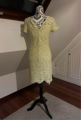 Vestido Adolfo Domínguez encaje amarillo