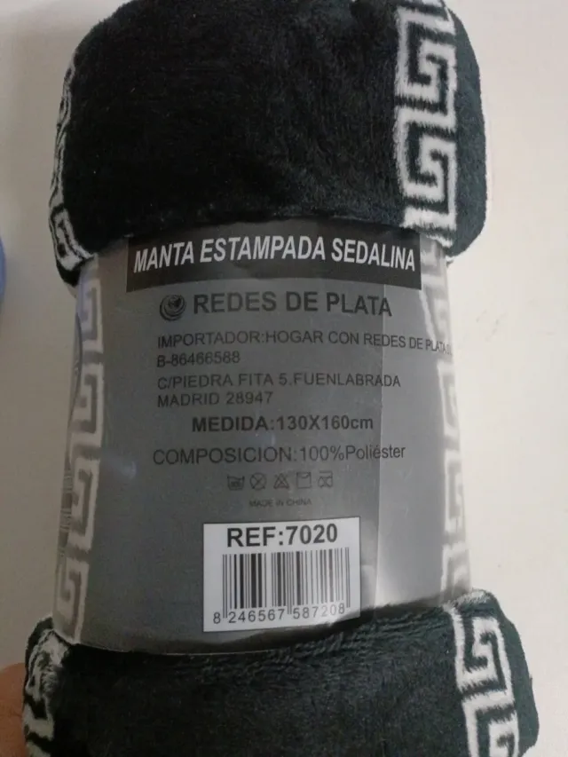 Manta de sedalina negra y blanca