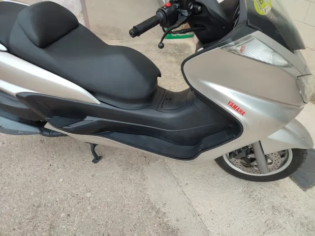 Yamaha Majesty 400 Plata