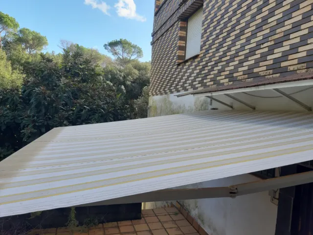 Toldo exterior enrollable