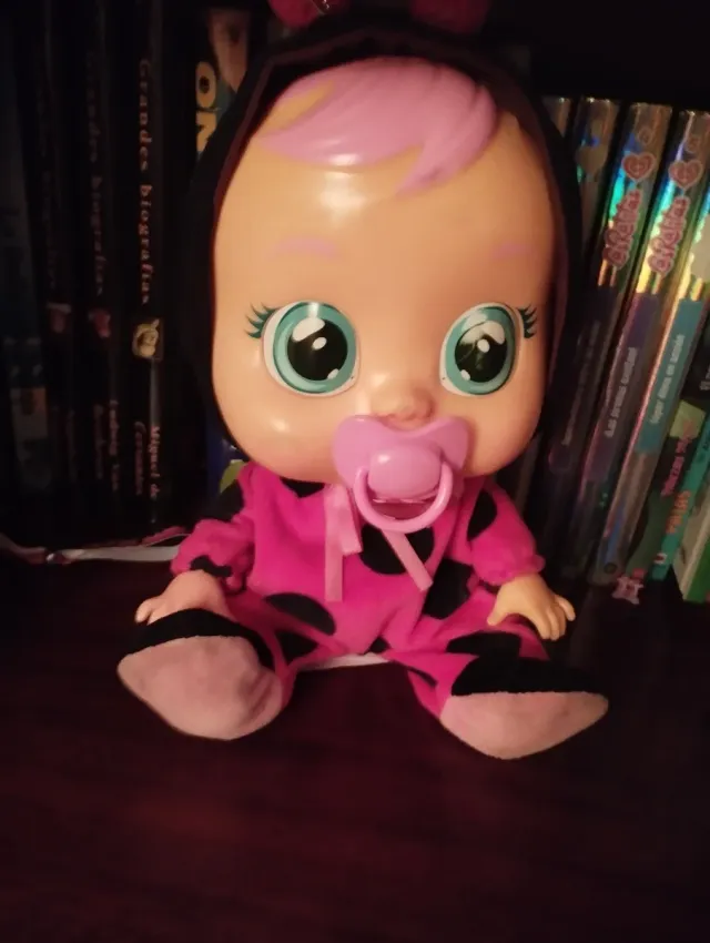 Muñeca Bebé Llorona Ladybug, lady