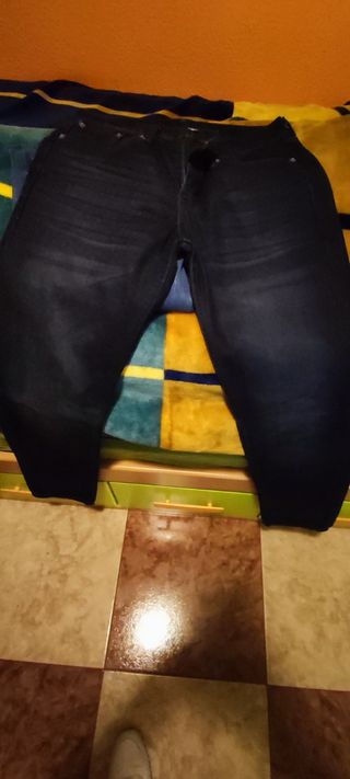 Pantalón vaquero azul talla 40