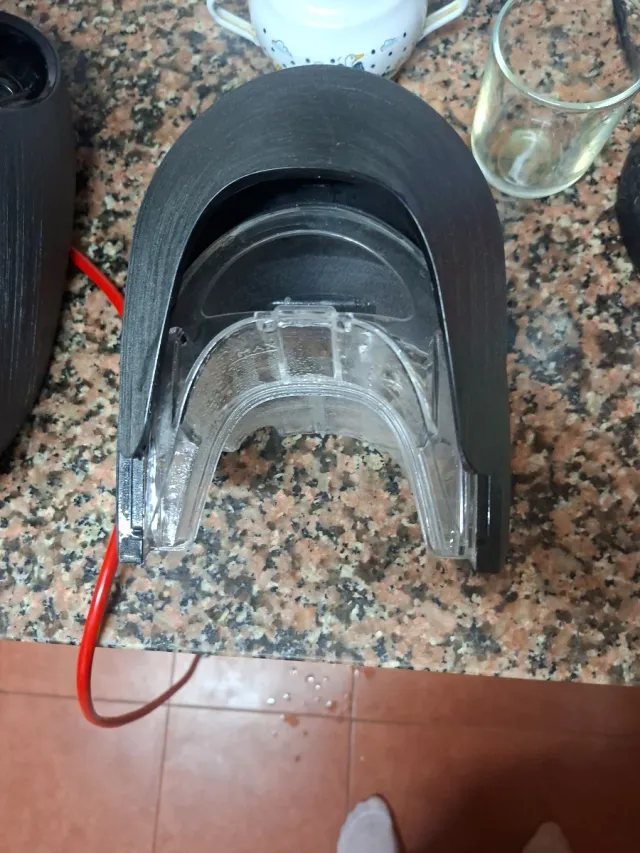 Cafeteira Dolce Gusto Movenza para peças